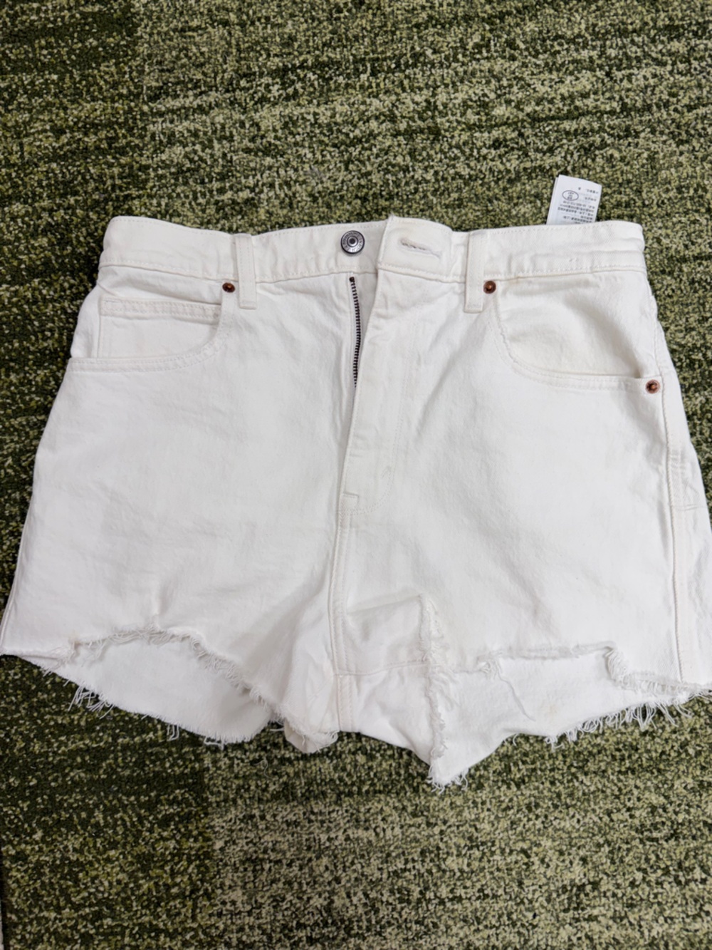 Abercrombie high rise mom short